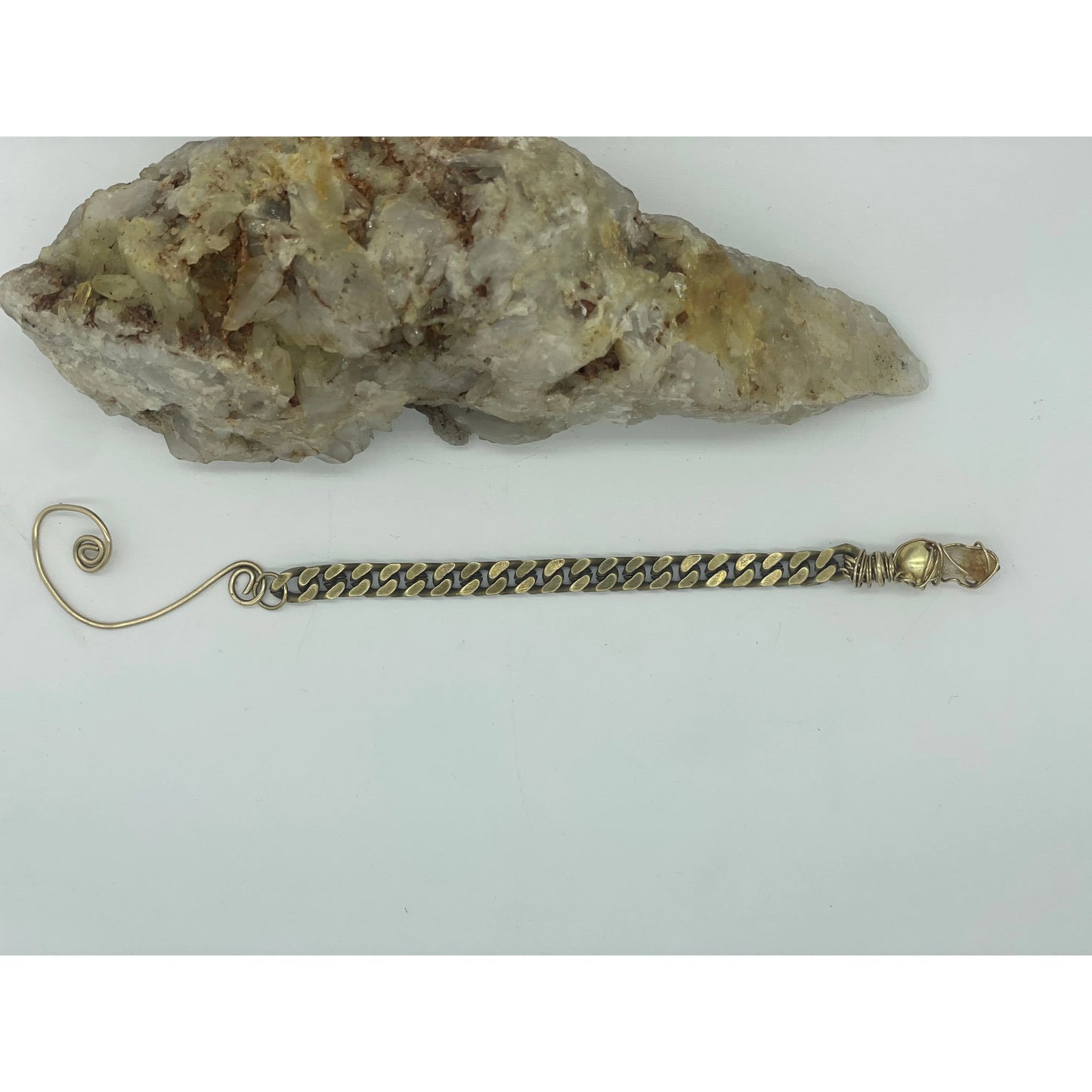 Talk money (Ear cuff)
